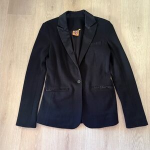 Tory Burch Women’s Black Blazer with Pockets